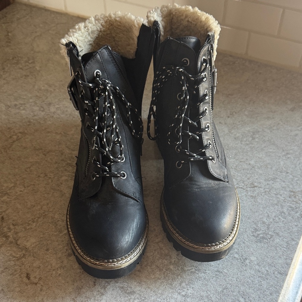 Women's Black Ankle Boots with Fur Lining